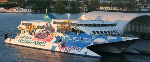 Fast-ferry-Pinar-del-Río-de-Balearia-Bahamas-Express-e1324251994176